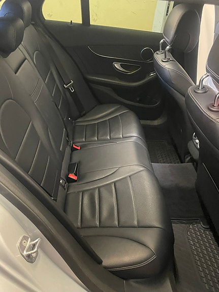 Mercedes-Benz C220 12 of 14