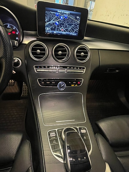 Mercedes-Benz C220 9 of 14