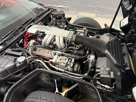 Chevrolet Corvette 21 of 22