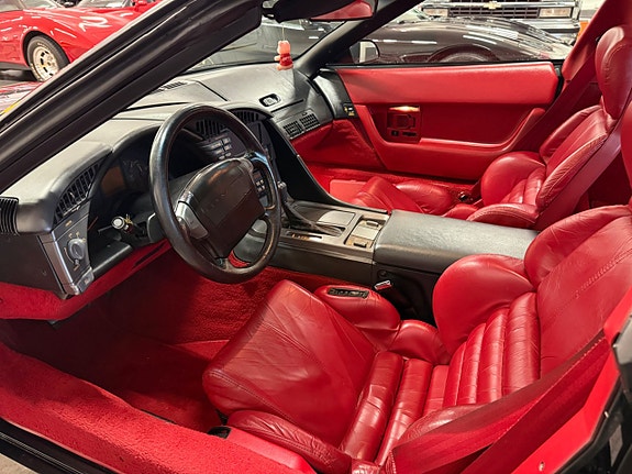 Chevrolet Corvette 13 of 22