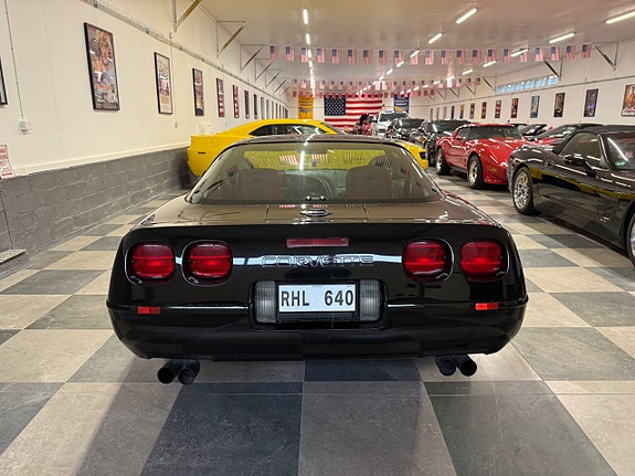 Chevrolet Corvette 6 of 22