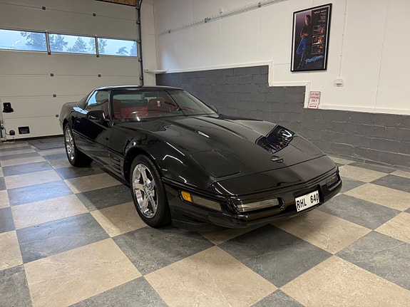Chevrolet Corvette 4 of 22