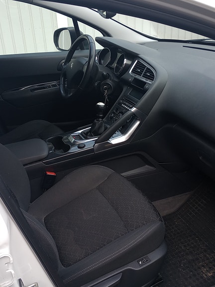 Peugeot 3008 5 of 7