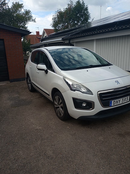 Peugeot 3008 2 of 7