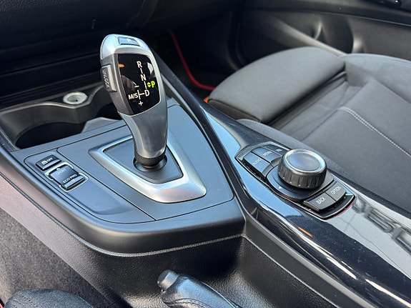 BMW 120d 12 of 17