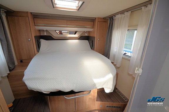Knaus Sky-Ti 700 MX 10 of 14