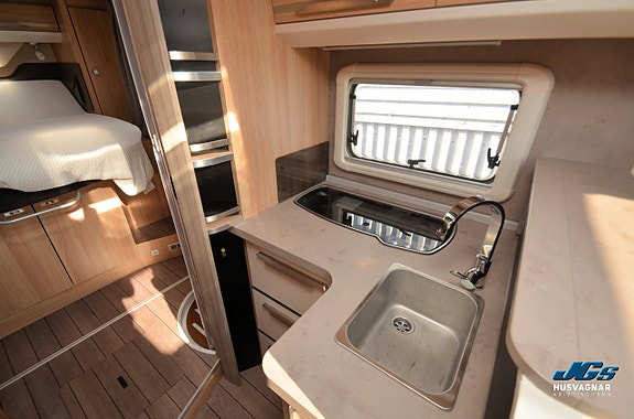 Knaus Sky-Ti 700 MX 9 of 14