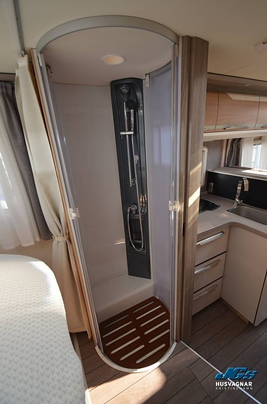 Knaus Sky-Ti 700 MX 11 of 14