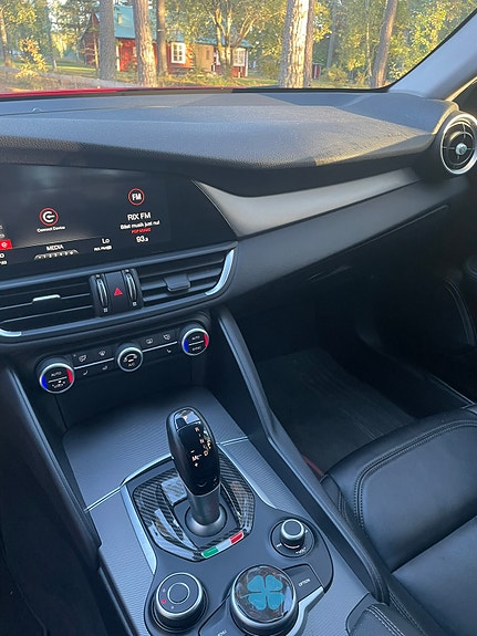Alfa Romeo Giulia 4 of 6