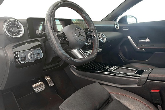 Mercedes-Benz A200 7 of 22
