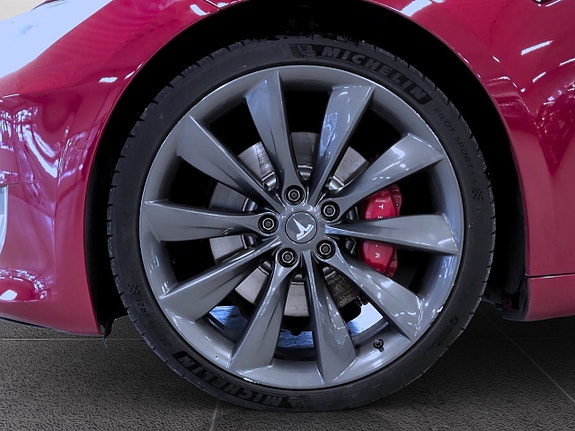 Tesla Model S 20 of 20