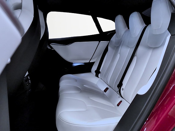 Tesla Model S 17 of 20