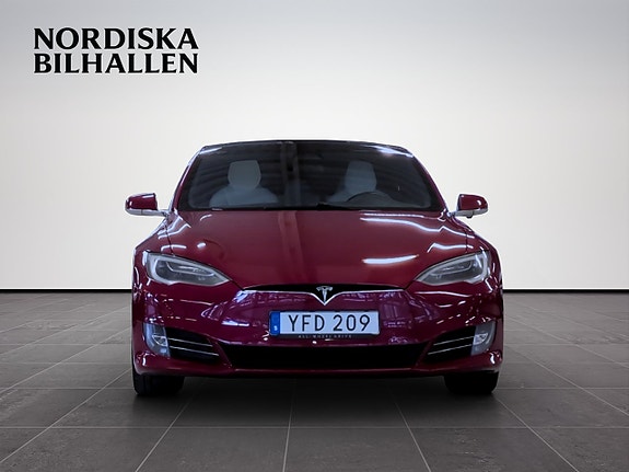 Tesla Model S 2 of 20