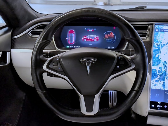 Tesla Model S 10 of 20