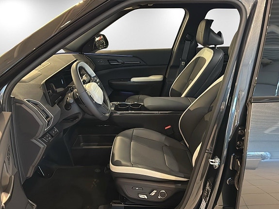 Kia EV5 8 of 16
