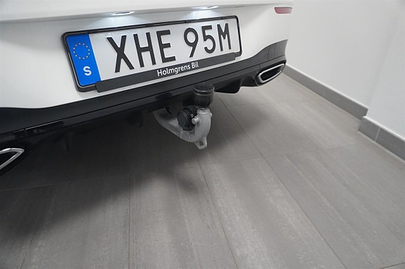 Mercedes-Benz CLA250 e 12 of 21