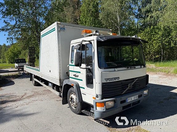 Maskinlastbil Volvo FL612 4X2 med ramper 3 of 27