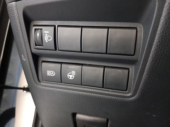 Toyota Yaris 12 of 15
