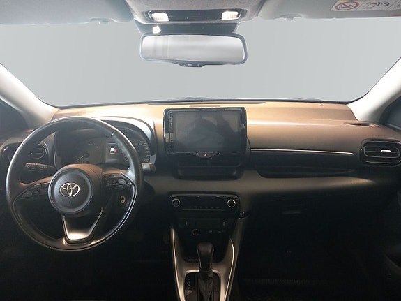 Toyota Yaris 9 of 15