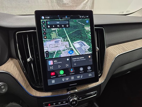 Volvo XC60 7 of 12