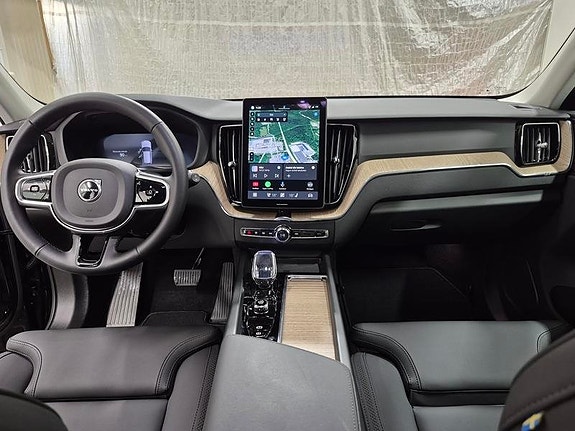 Volvo XC60 6 of 12