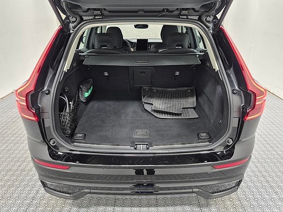 Volvo XC60 12 of 12