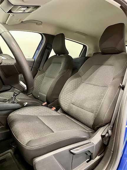 Renault Clio 19 of 24