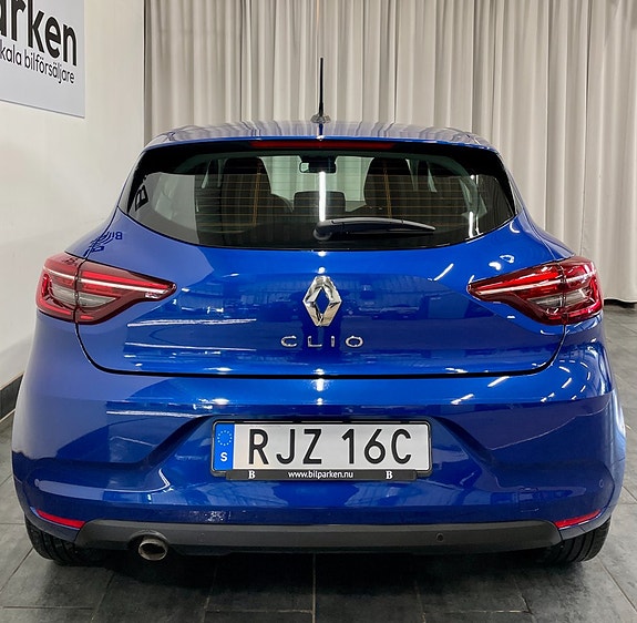 Renault Clio 24 of 24