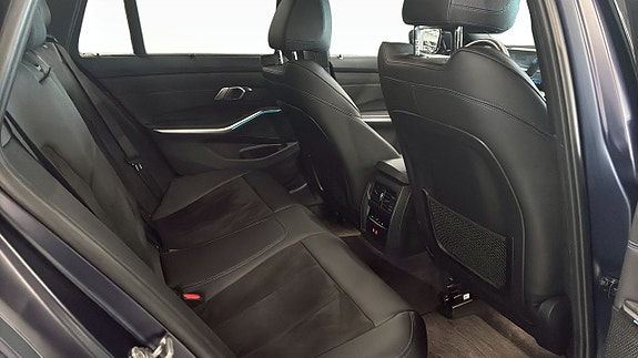 BMW 330e 5 of 12