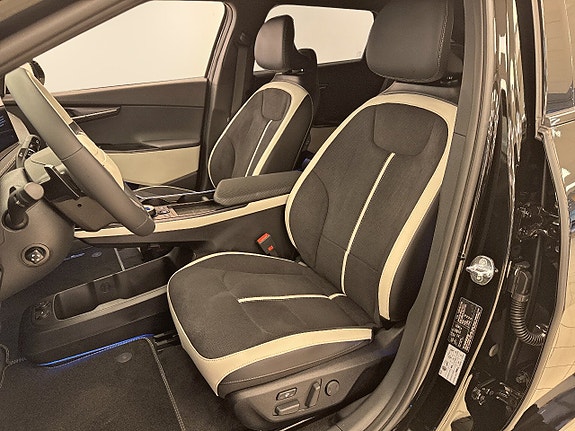 Kia EV6 8 of 23