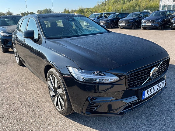 Volvo V90 2 of 5