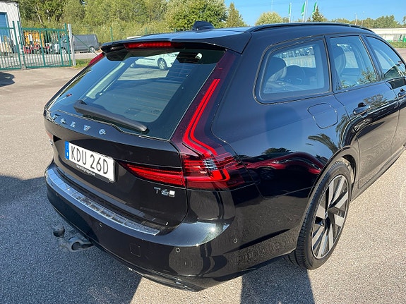 Volvo V90 3 of 5