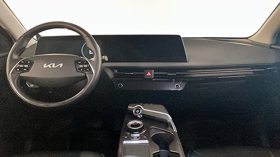 Kia EV6 4 of 12
