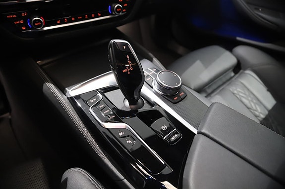 BMW 530e 11 of 11