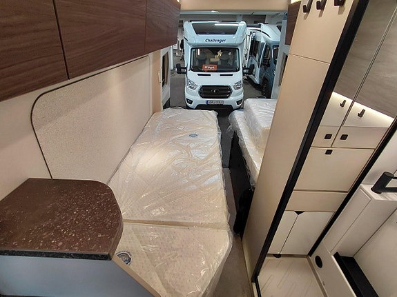 Bürstner Habiton HMX 6.0 4x4, långbäddar, mercedes 190hk aut, dieselvärmare m.m! 13 of 17