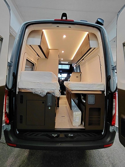 Bürstner Habiton HMX 6.0 4x4, långbäddar, mercedes 190hk aut, dieselvärmare m.m! 5 of 17