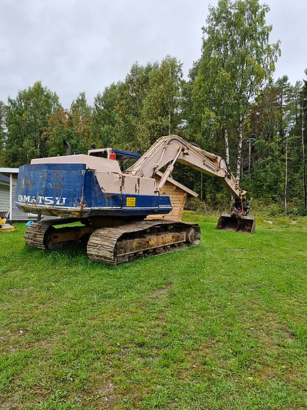 Komatsu PC210 2 of 7