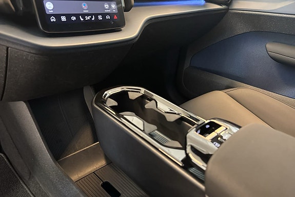 Volvo EX30 18 of 23