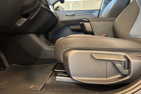 Volvo EX30 17 of 23