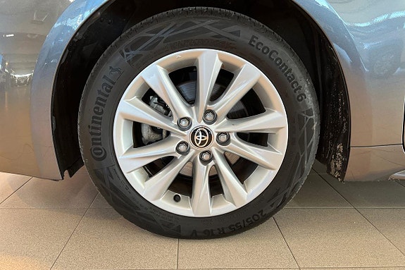 Toyota Corolla 15 of 19