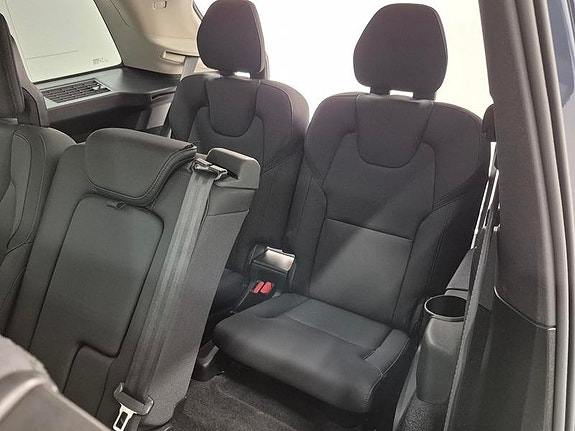 Volvo XC90 11 of 16