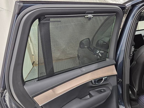 Volvo XC90 13 of 16