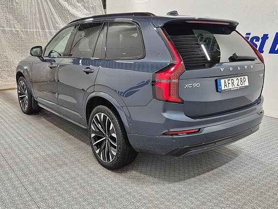 Volvo XC90 5 of 16
