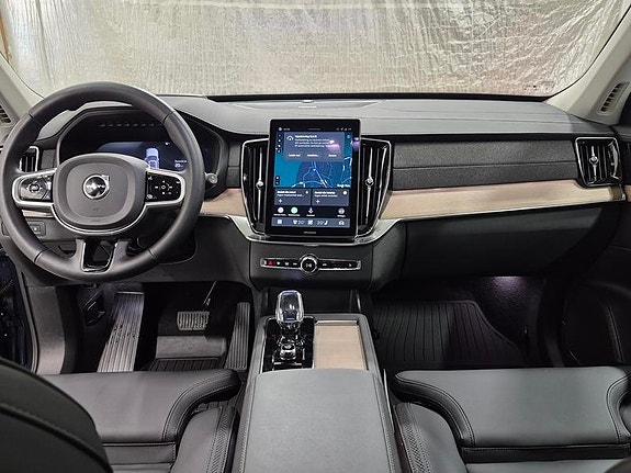 Volvo XC90 6 of 16