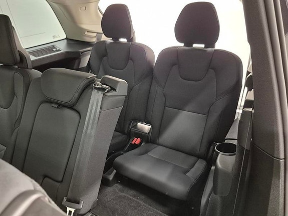 Volvo XC90 11 of 16
