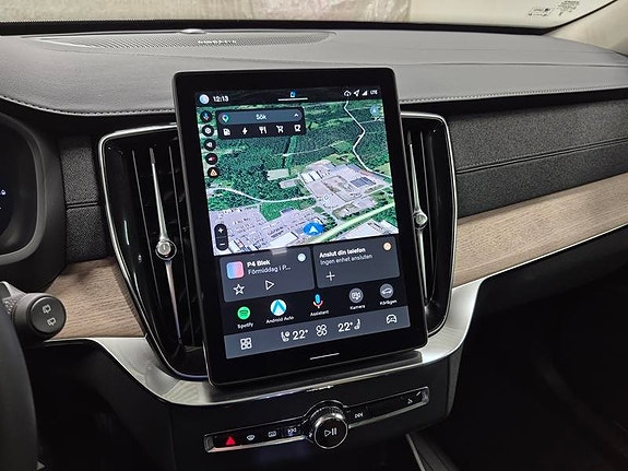 Volvo XC90 7 of 16