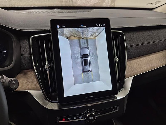 Volvo XC90 8 of 16