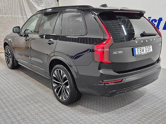 Volvo XC90 5 of 16