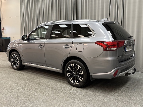 Mitsubishi Outlander 3 of 16