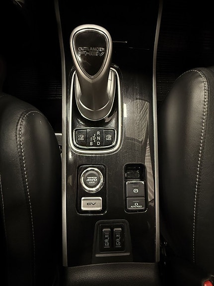 Mitsubishi Outlander 12 of 16